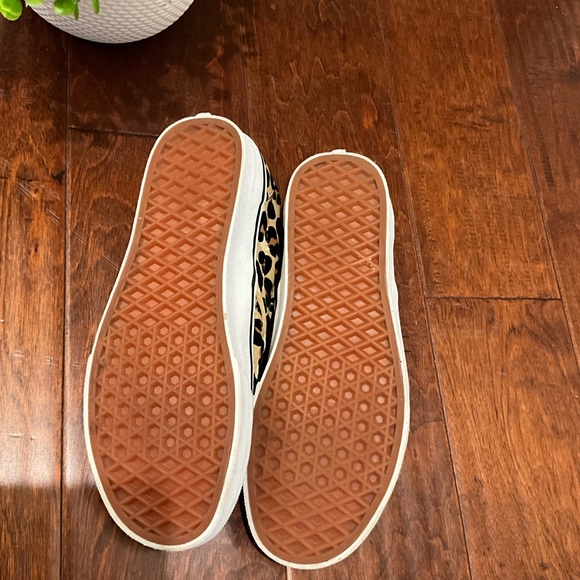 Cheetah print vans off the wall - Picture 6 of 6